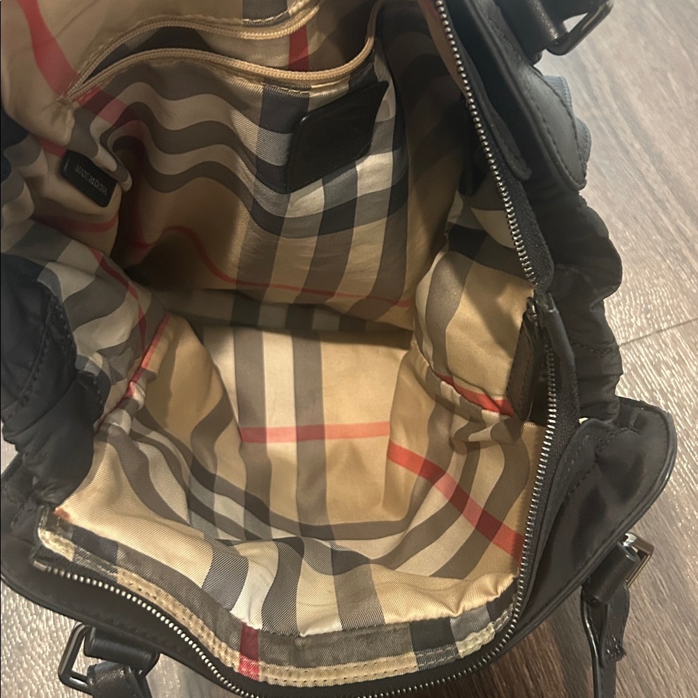 Burberry Black Shoulder Bag - Picture 2 of 7